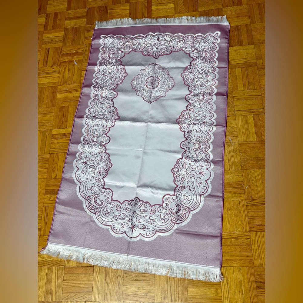 🤲 Elegant Purple and White Prayer Mat
